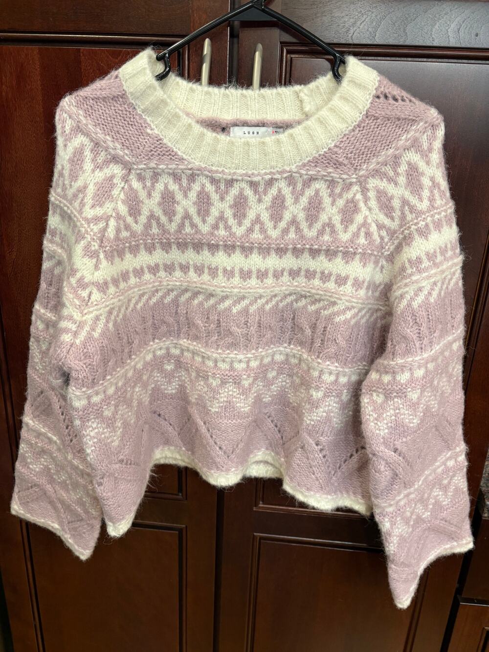 Lush Fair Isle Women's Mauve and Ivory Cropped Sweater Size M NWT